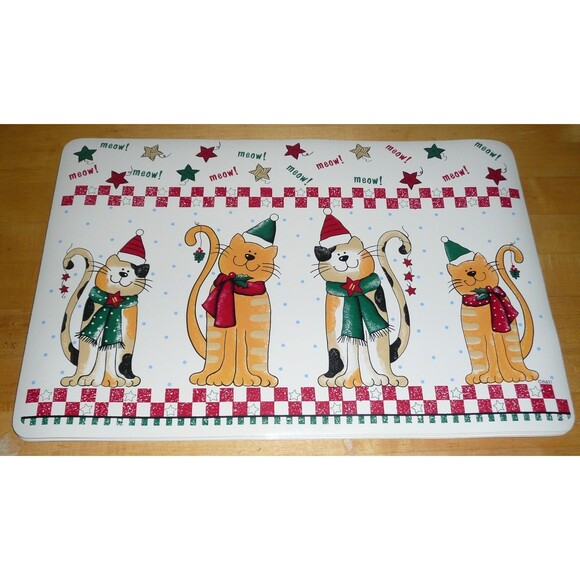 Christmas Placemats Set of 4 Cats Kittens Hats Scarfs Cottage Core Vinyl 17x12 - Picture 6 of 6